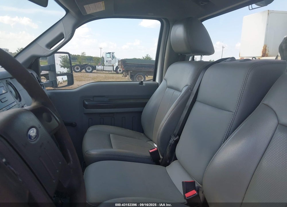 2011 FORD F-550 CHASSIS XL VIN: 1FDUF5HT4BEB78202