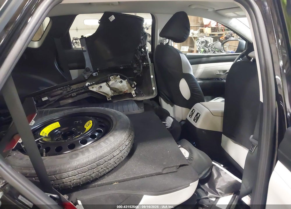 2025 HYUNDAI TUCSON VIN: KM8JBCDE8SU375065