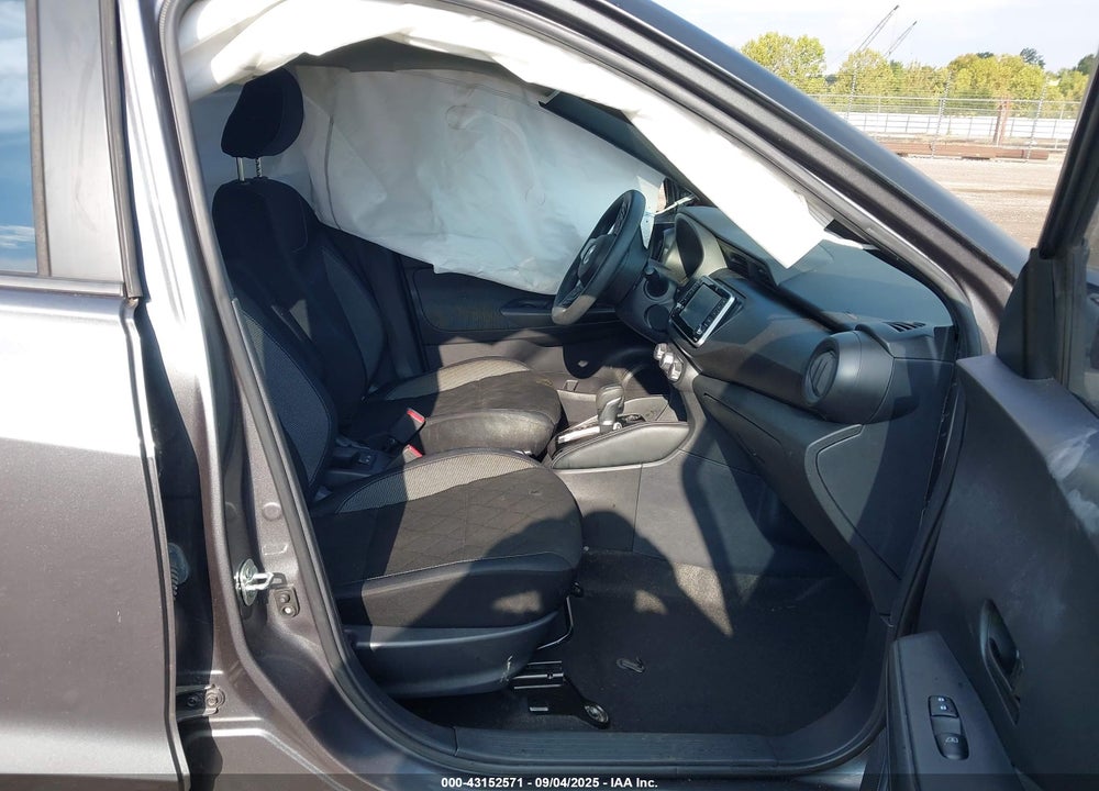 2018 NISSAN KICKS VIN: 3N1CP5CU3JL530670
