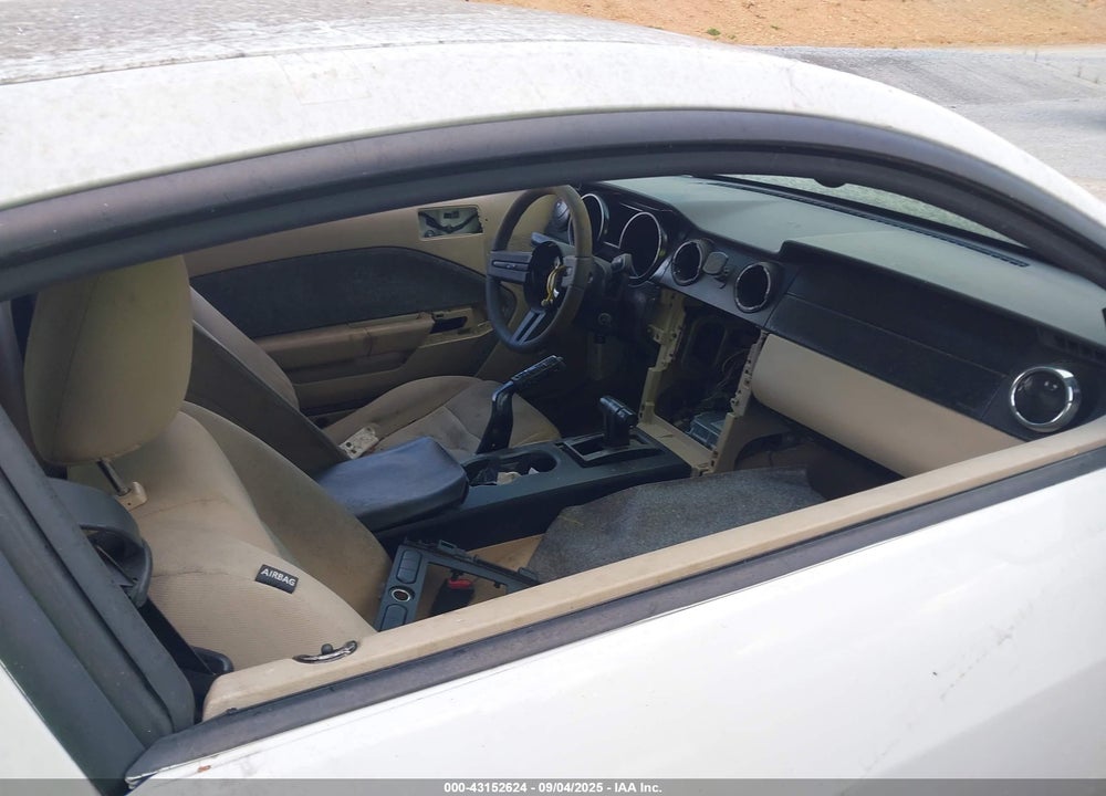 2009 FORD MUSTANG VIN: 1ZVHT80NX95113942