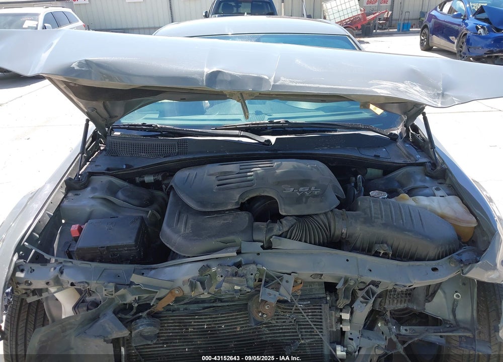 2019 CHRYSLER 300 VIN: 2C3CCABG9KH561398