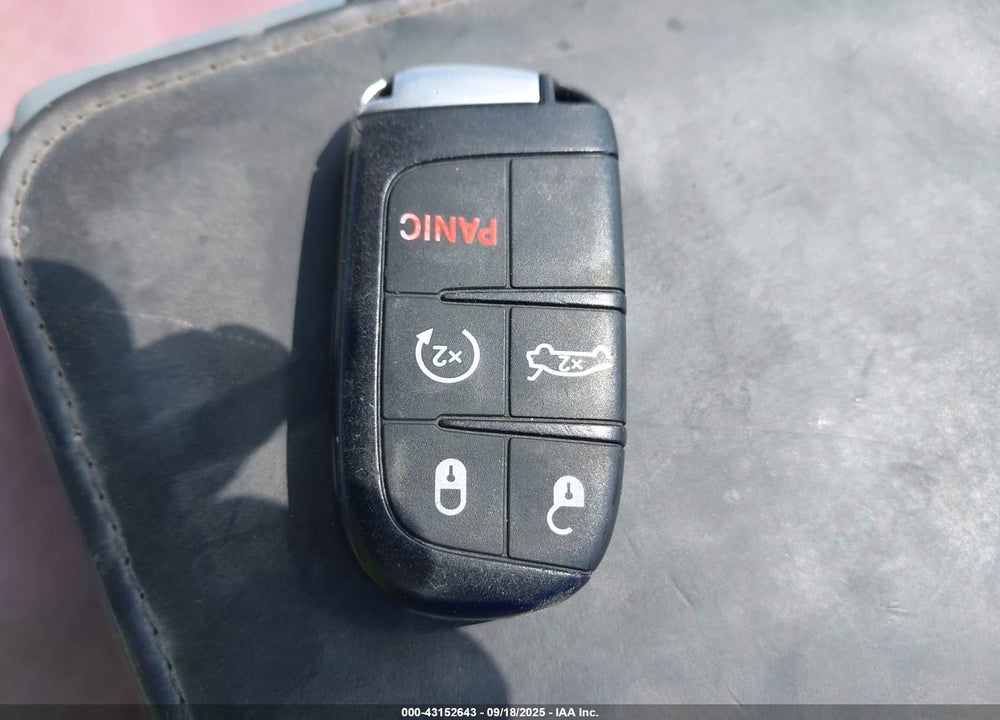 2019 CHRYSLER 300 VIN: 2C3CCABG9KH561398