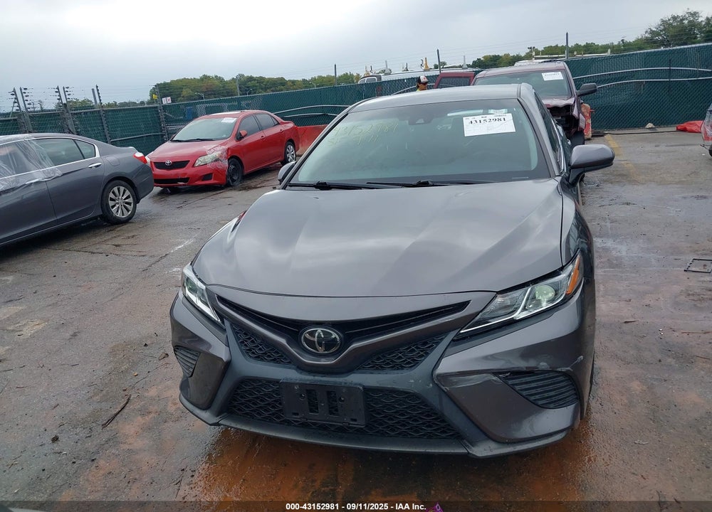 2018 TOYOTA CAMRY SE VIN: 4T1B11HK5JU072769