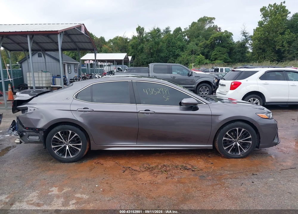 2018 TOYOTA CAMRY SE VIN: 4T1B11HK5JU072769