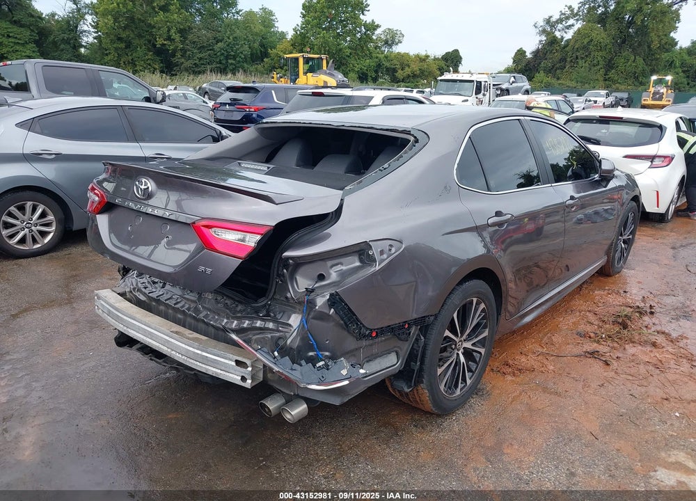 2018 TOYOTA CAMRY SE VIN: 4T1B11HK5JU072769