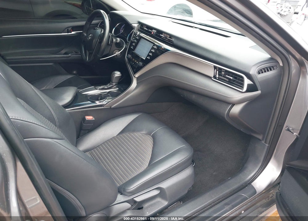 2018 TOYOTA CAMRY SE VIN: 4T1B11HK5JU072769