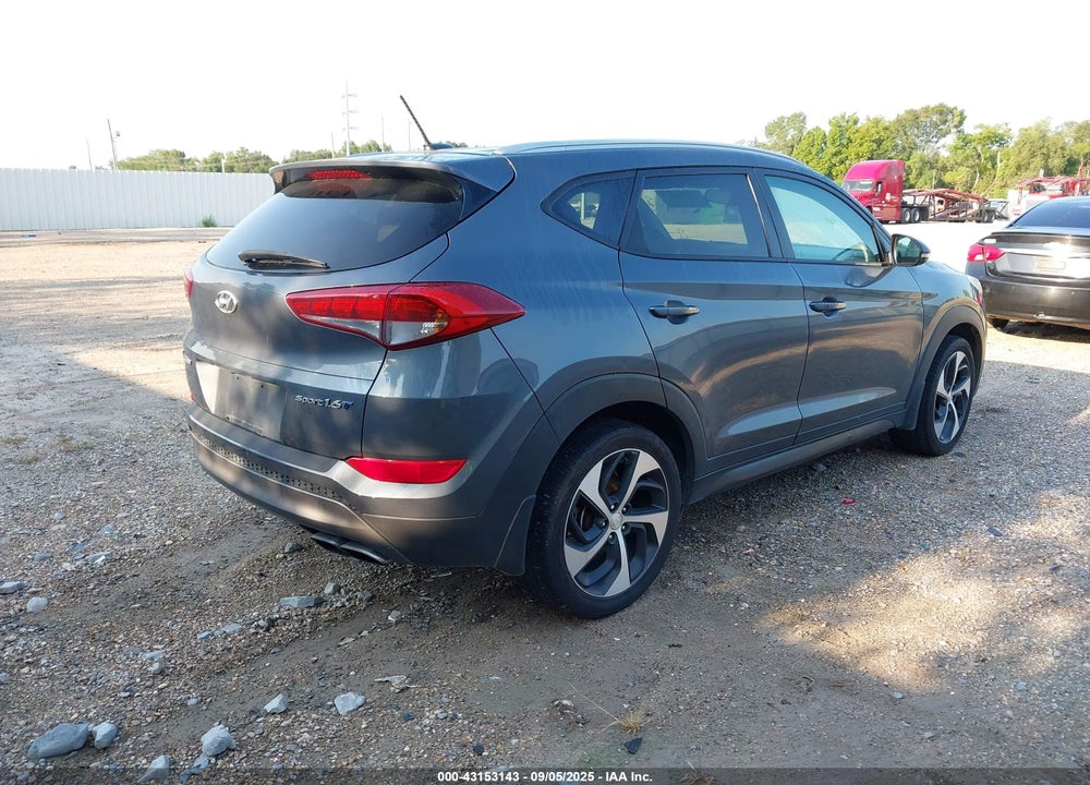 2016 HYUNDAI TUCSON VIN: KM8J33A2XGU142271