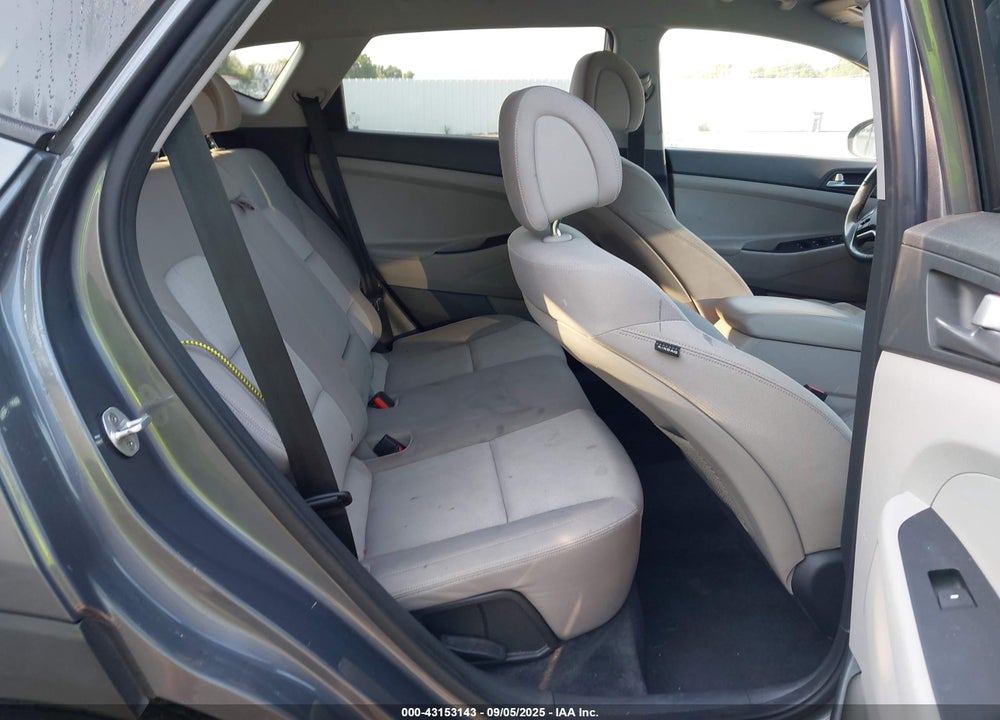 2016 HYUNDAI TUCSON VIN: KM8J33A2XGU142271