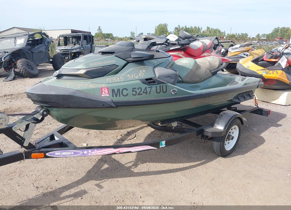 2022 SEADOO GTX-300 LIMITED VIN: 00000YDV70539C222