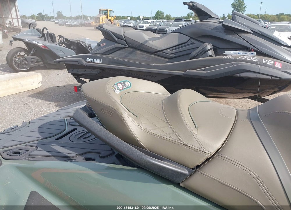 2022 SEADOO GTX-300 LIMITED VIN: 00000YDV70539C222