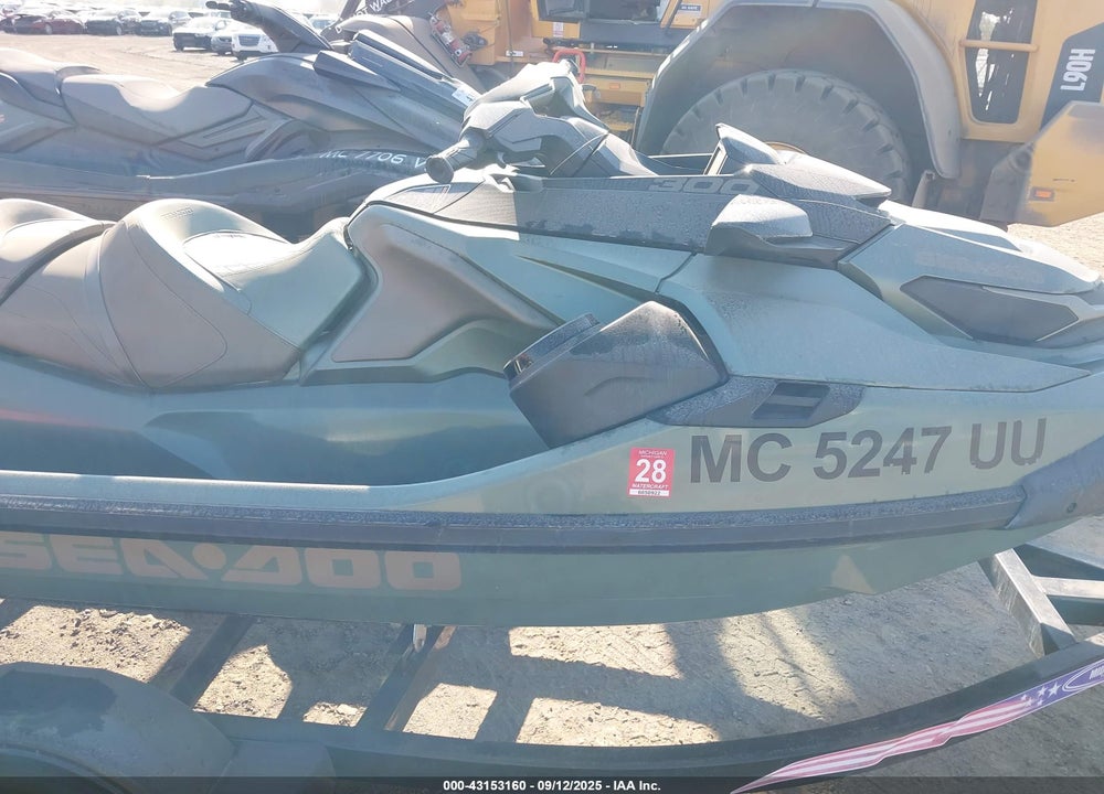 2022 SEADOO GTX-300 LIMITED VIN: 00000YDV70539C222