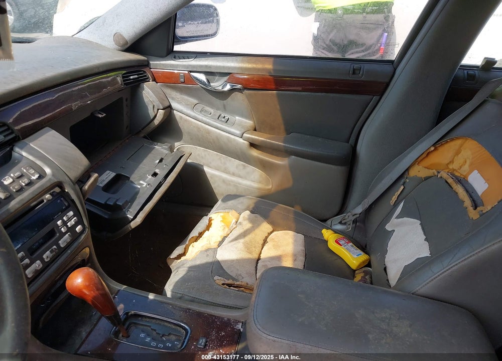 2004 CADILLAC DEVILLE DTS VIN: 1G6KF57904U210351