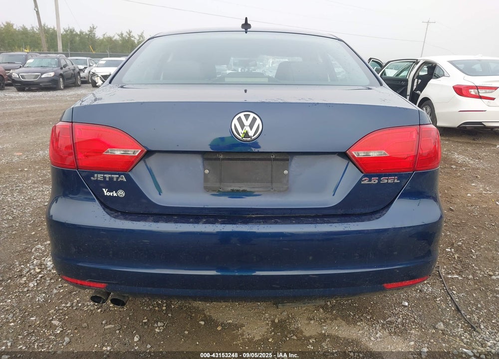 2011 VOLKSWAGEN JETTA VIN: 3VWLZ7AJ5BM345041