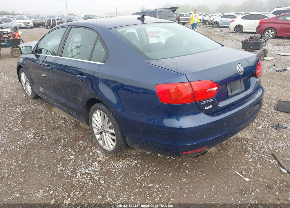 2011 VOLKSWAGEN JETTA VIN: 3VWLZ7AJ5BM345041