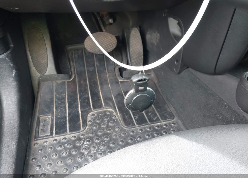 2011 MINI COOPER CLUBMAN VIN: WMWZF3C52BT188257