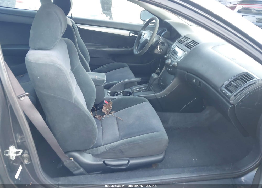 2004 HONDA ACCORD 2.4 LX VIN: 1HGCM722X4A017382