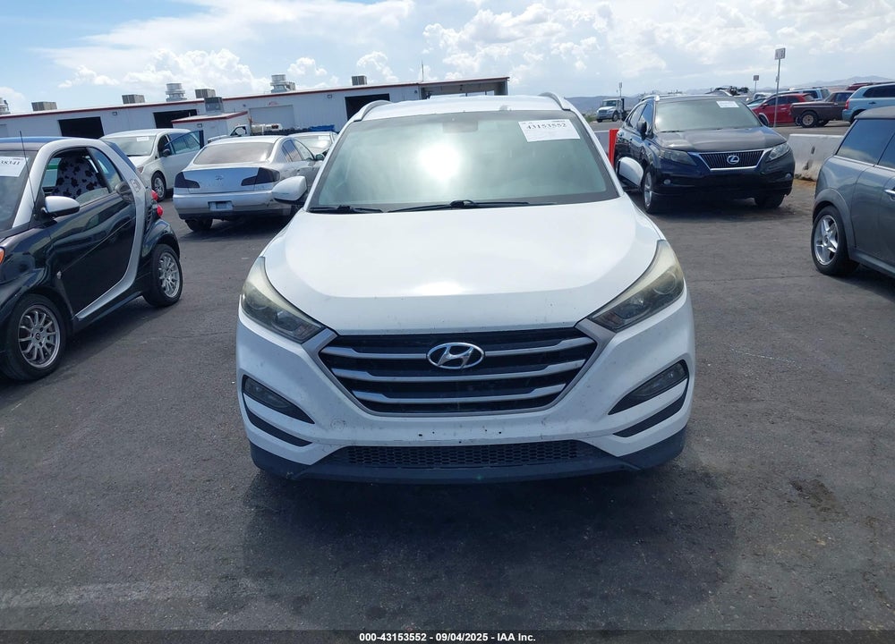 2017 HYUNDAI TUCSON SE VIN: KM8J33A46HU446779