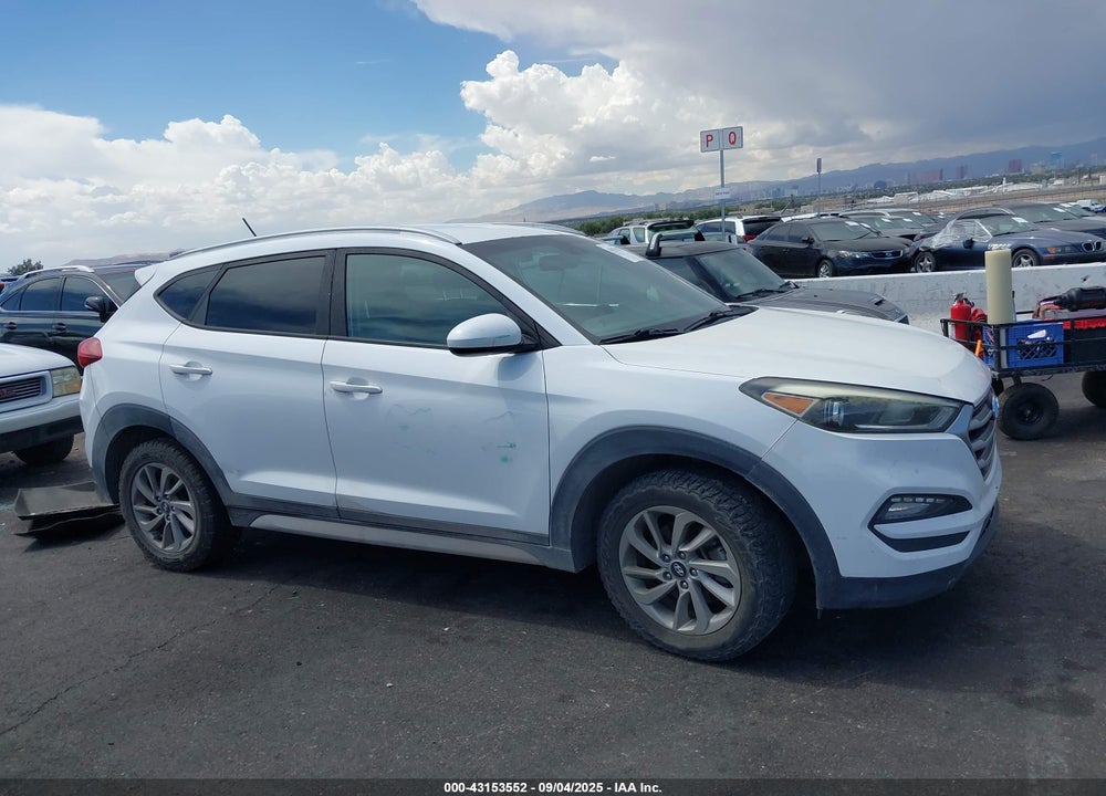 2017 HYUNDAI TUCSON SE VIN: KM8J33A46HU446779
