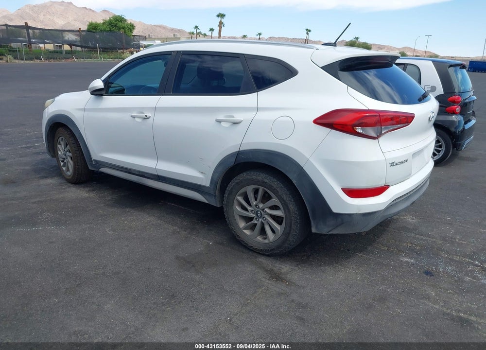 2017 HYUNDAI TUCSON SE VIN: KM8J33A46HU446779