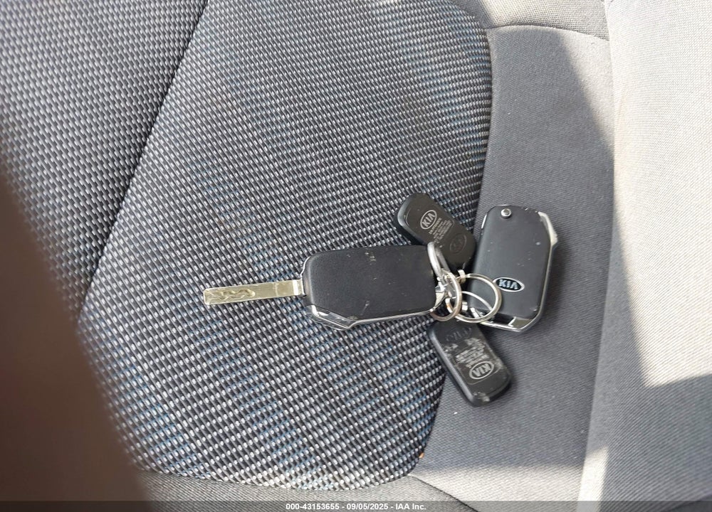 2021 KIA SELTOS VIN: KNDEPCAA2M7152742