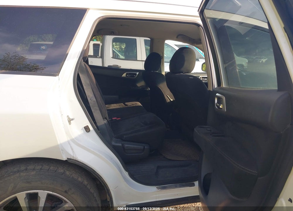2015 NISSAN PATHFINDER VIN: 5N1AR2MM4FC637267