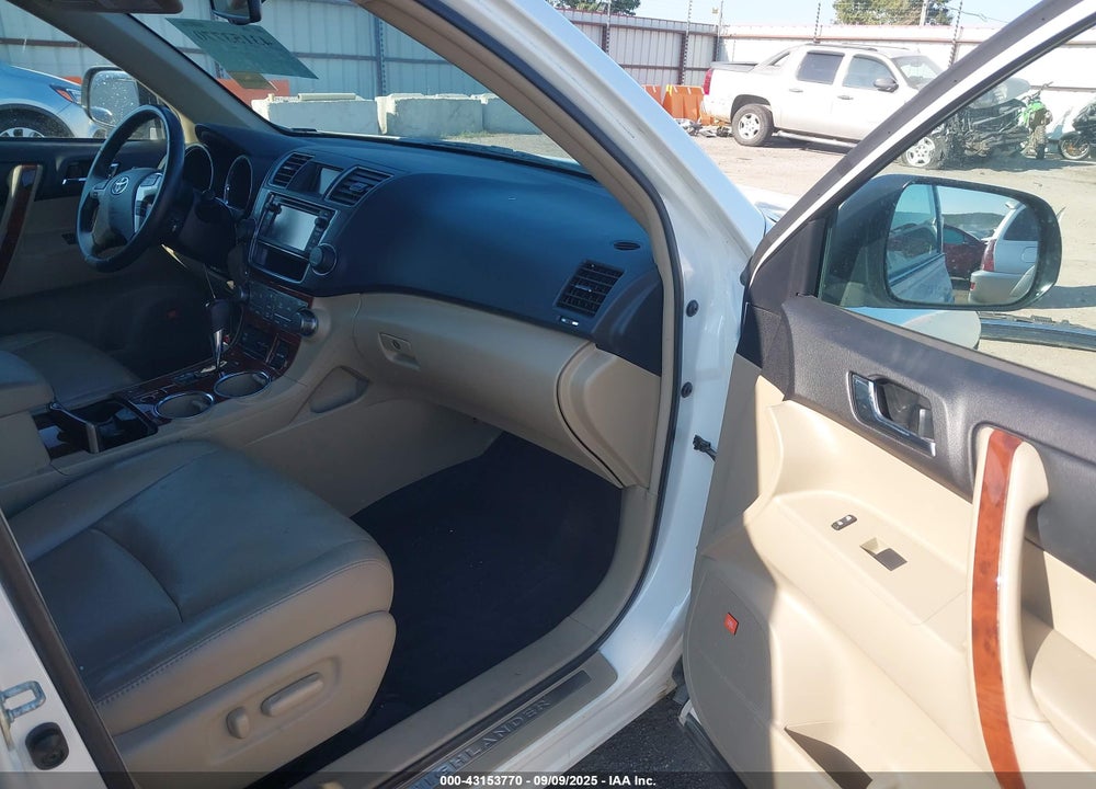 2013 TOYOTA HIGHLANDER LIMITED V6 VIN: 5TDDK3EH0DS207874