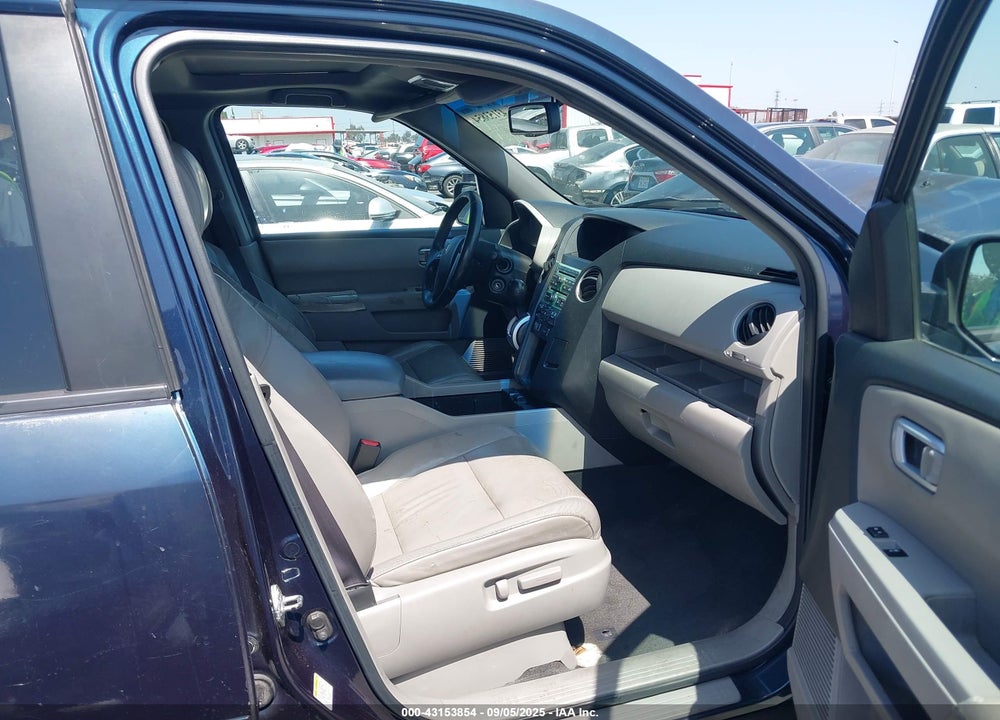 2011 HONDA PILOT VIN: 5FNYF3H67BB037353