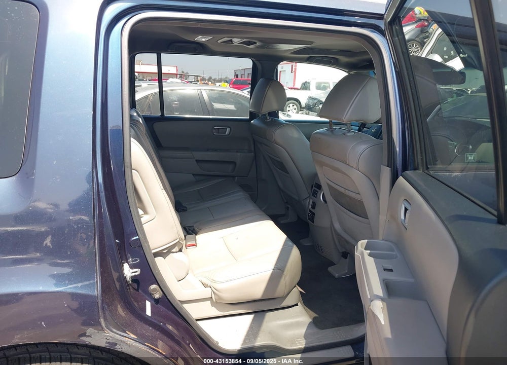 2011 HONDA PILOT VIN: 5FNYF3H67BB037353