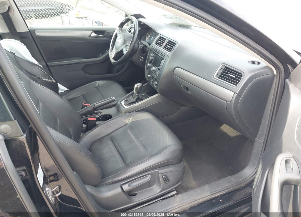 2013 VOLKSWAGEN JETTA VIN: 3VWLL7AJXDM392294