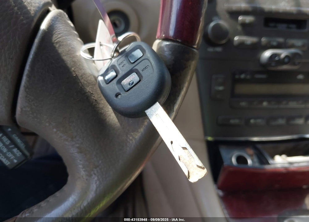 2002 LEXUS ES 300 VIN: JTHBF30G920075741