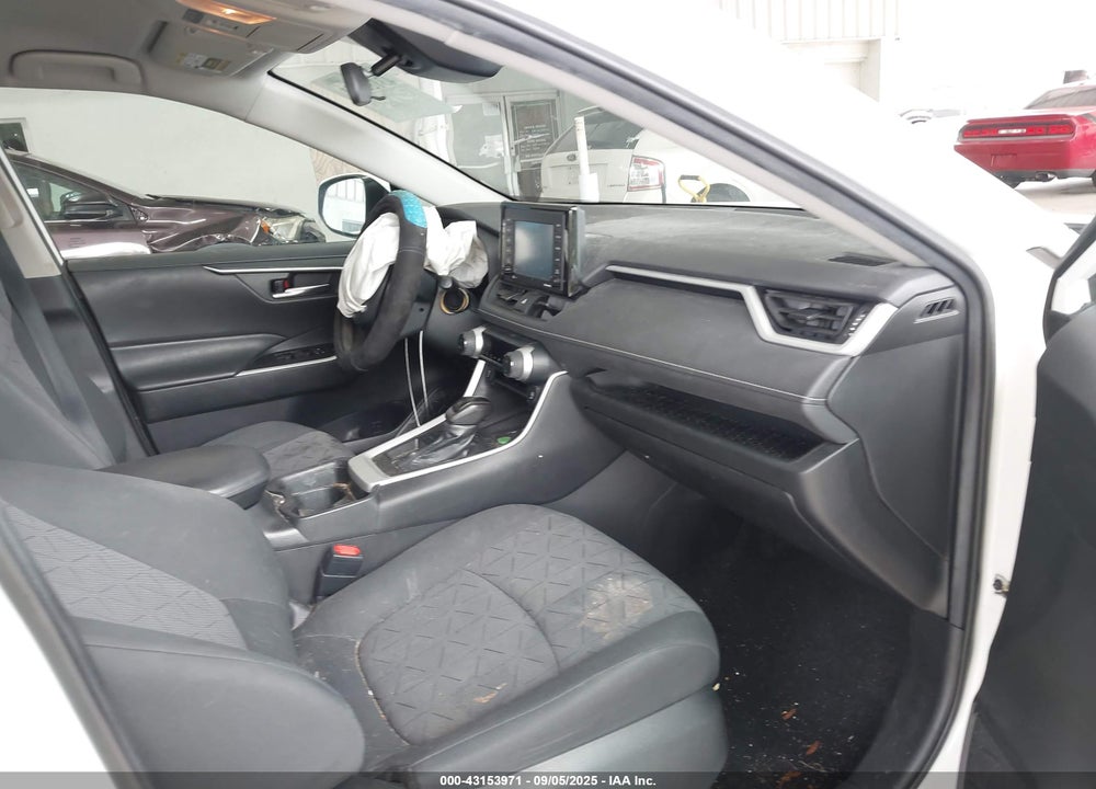 2021 TOYOTA RAV4 VIN: 2T3W1RFV0MC086086