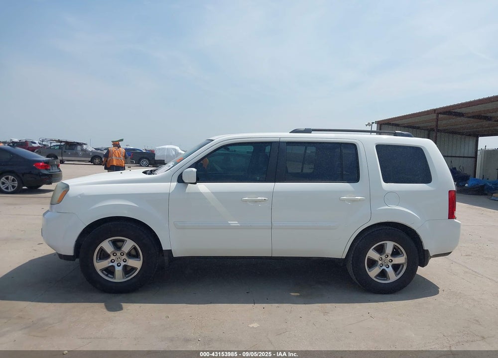 2010 HONDA PILOT VIN: 5FNYF3H41AB023123