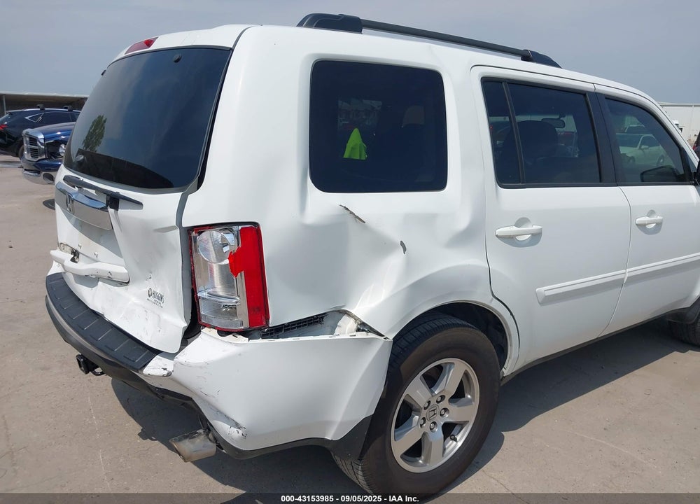 2010 HONDA PILOT VIN: 5FNYF3H41AB023123