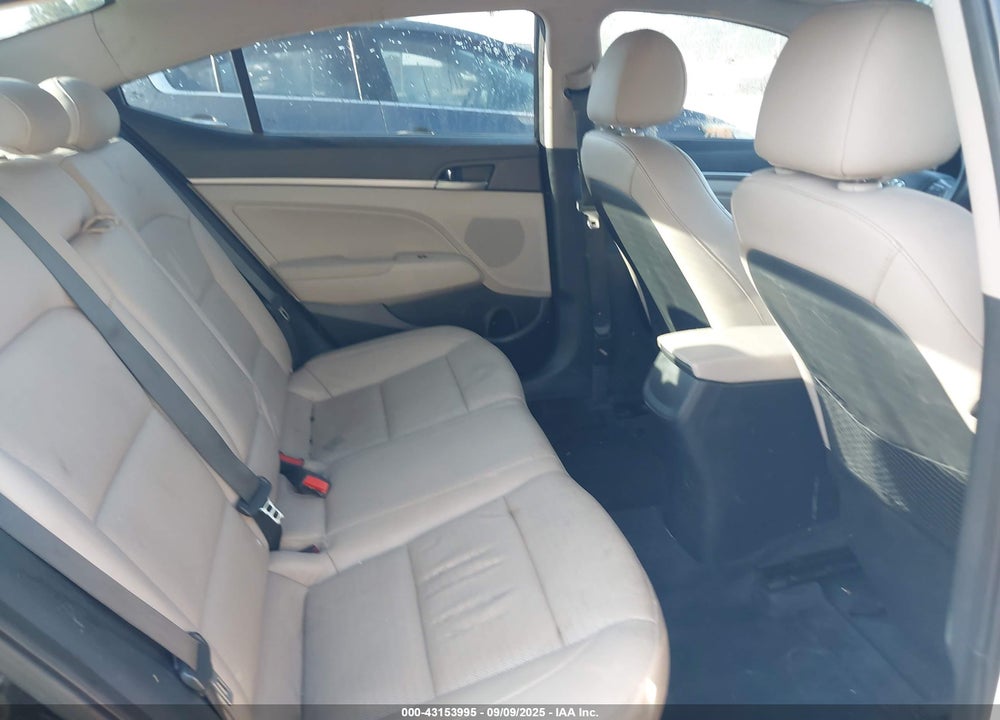2017 HYUNDAI ELANTRA VIN: 5NPD84LFXHH075840