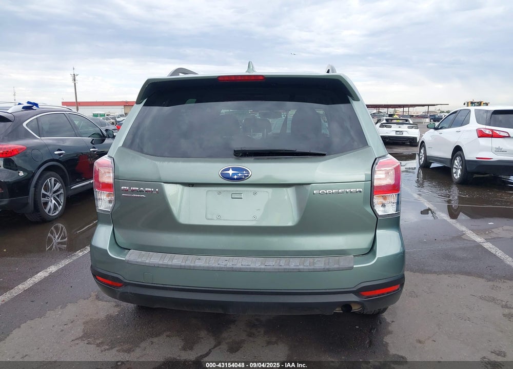 2018 SUBARU FORESTER VIN: JF2SJAGC6JH411578