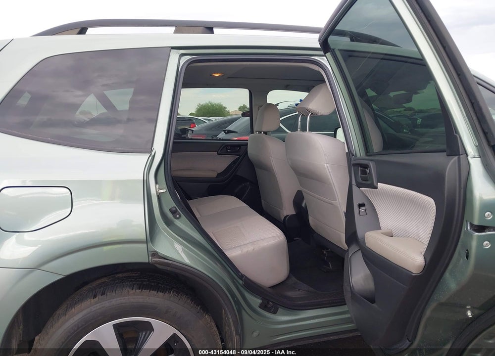 2018 SUBARU FORESTER VIN: JF2SJAGC6JH411578