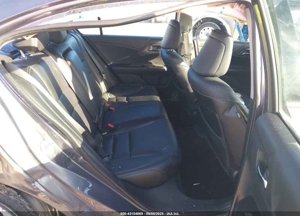 2017 HONDA ACCORD VIN: 1HGCR3F8XHA034133