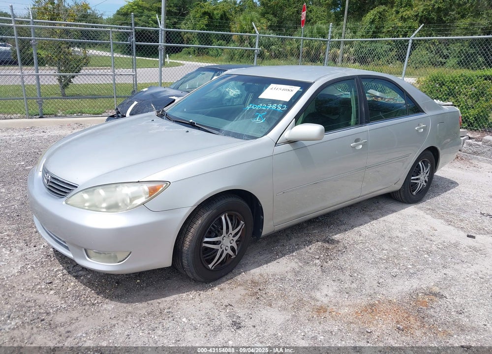 2005 TOYOTA CAMRY XLE VIN: 4T1BE32K15U075747