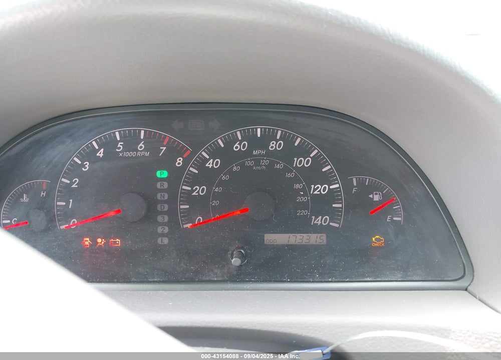 2005 TOYOTA CAMRY XLE VIN: 4T1BE32K15U075747