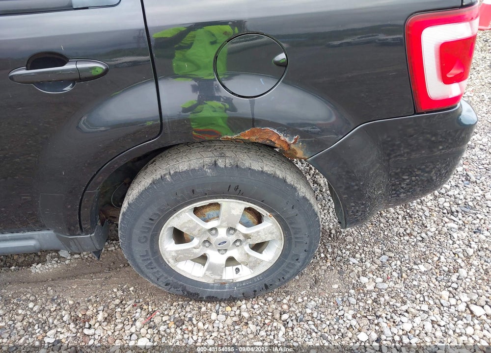 2011 FORD ESCAPE VIN: 1FMCU9EG0BKA98638