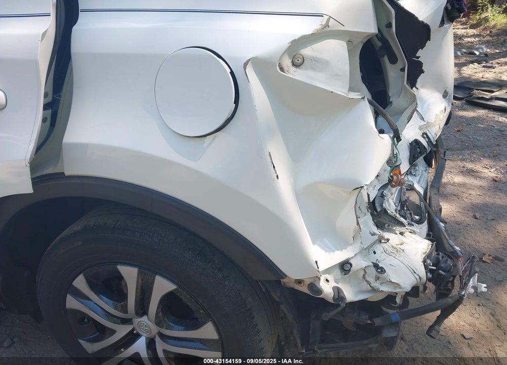 2018 TOYOTA RAV4 VIN: JTMZFREV3JJ174039