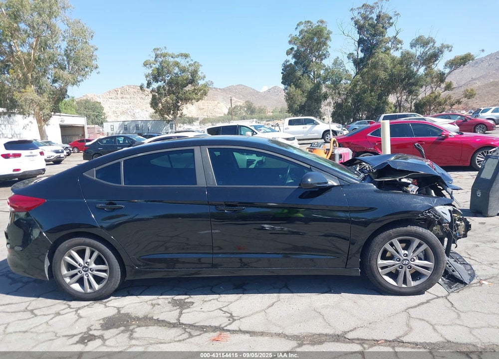 2017 HYUNDAI ELANTRA VIN: KMHD84LF7HU407265