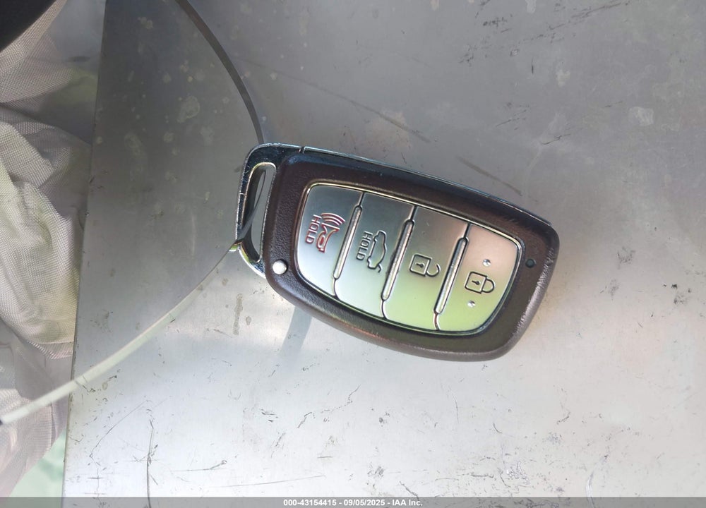 2017 HYUNDAI ELANTRA VIN: KMHD84LF7HU407265