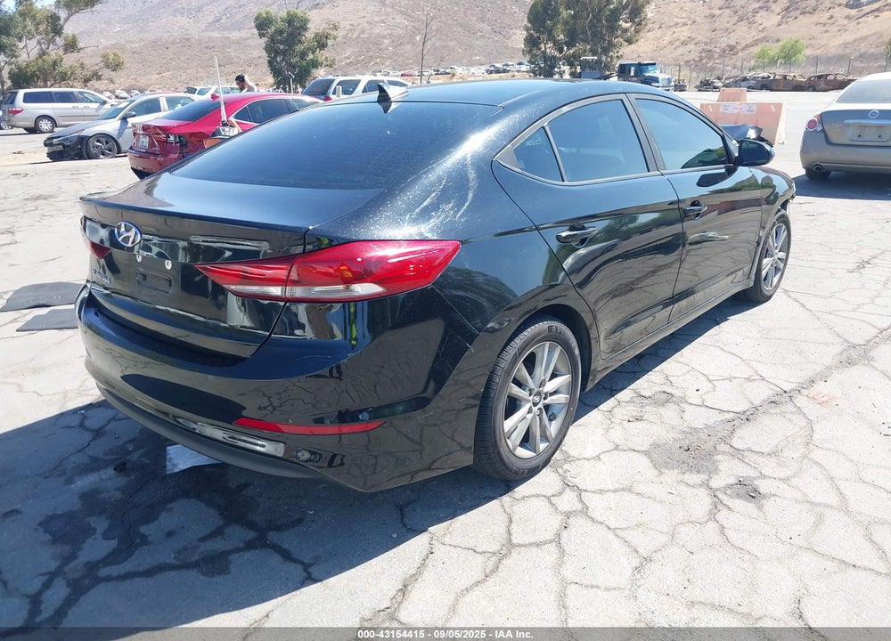 2017 HYUNDAI ELANTRA VIN: KMHD84LF7HU407265