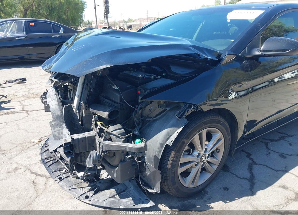 2017 HYUNDAI ELANTRA VIN: KMHD84LF7HU407265