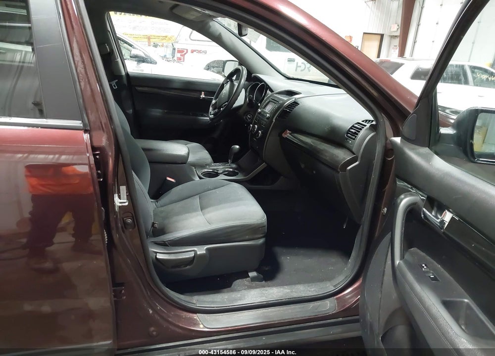 2013 KIA SORENTO VIN: 5XYKT4A66DG383839