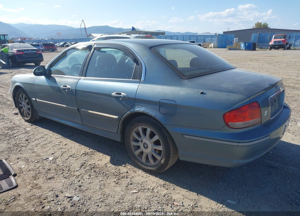 2005 HYUNDAI SONATA GLS/LX VIN: KMHWF35HX5A177578