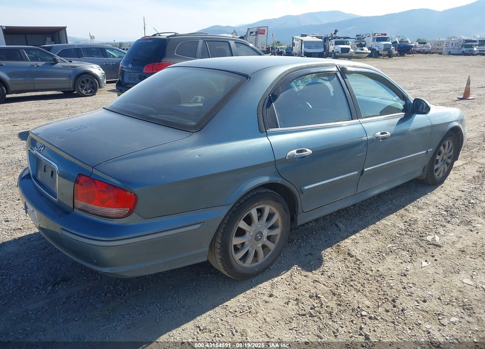2005 HYUNDAI SONATA GLS/LX VIN: KMHWF35HX5A177578