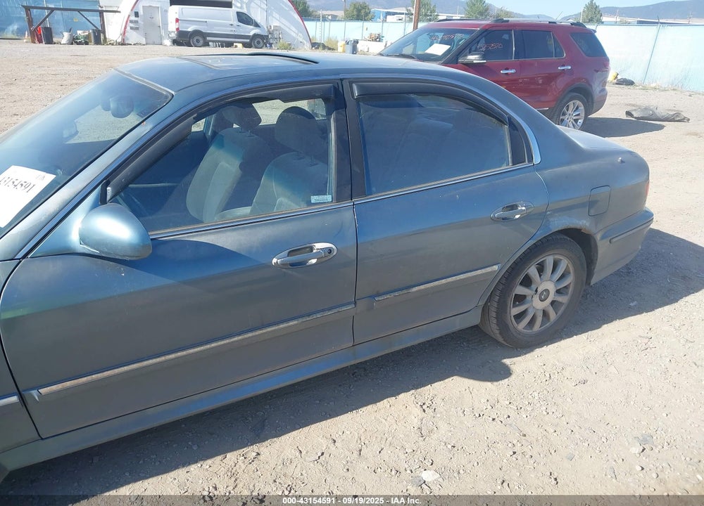 2005 HYUNDAI SONATA GLS/LX VIN: KMHWF35HX5A177578