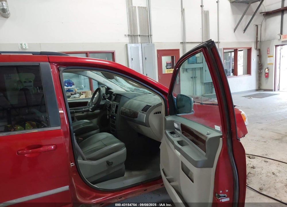 2010 CHRYSLER TOWN & COUNTRY TOURING VIN: 2A4RR5D12AR130196